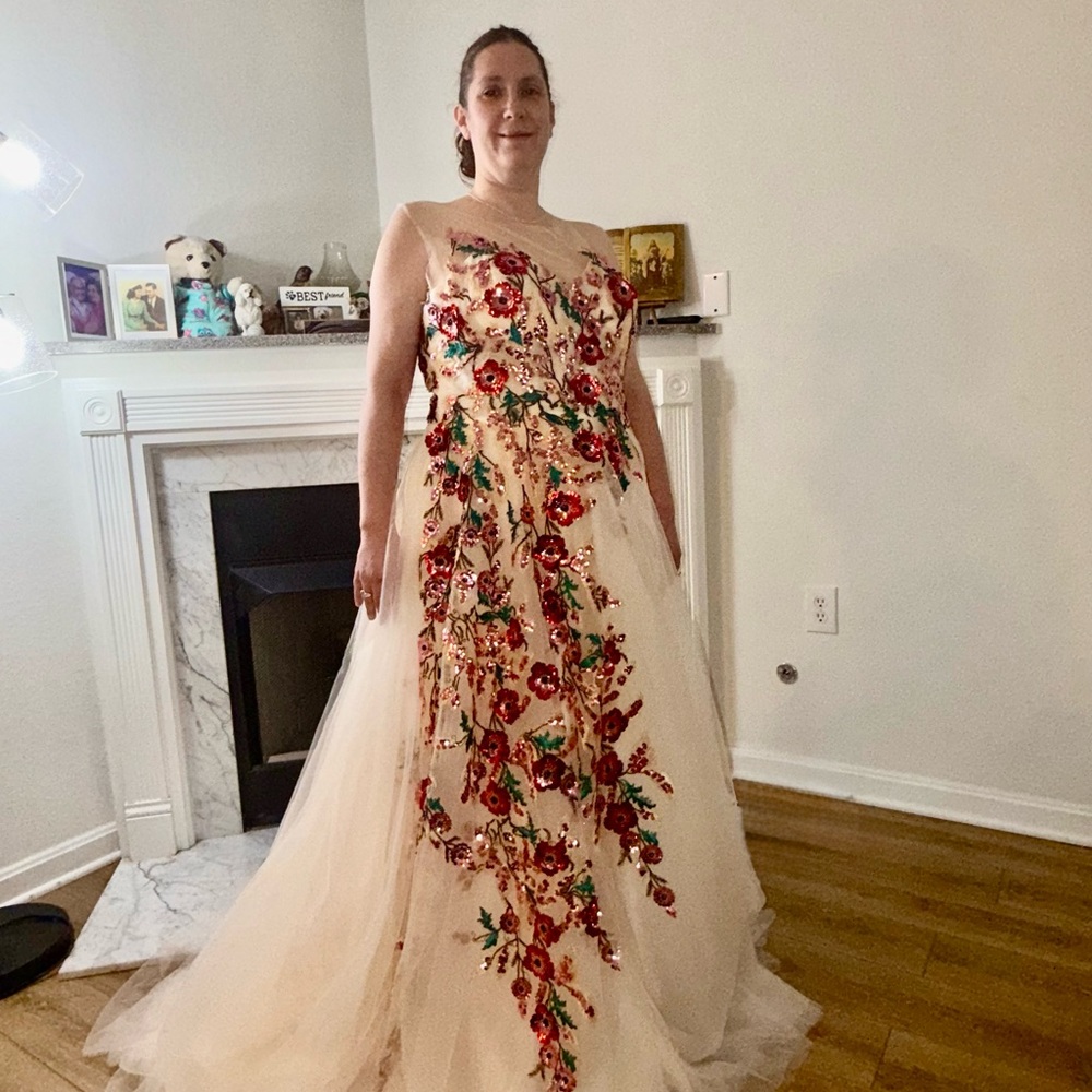 Floral Embroidered Wedding Dress - Red and Cream size 14 - Picture 3 of 3